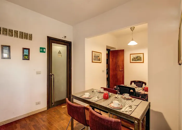 Acomodação com café da manhã  Piramide Terrace